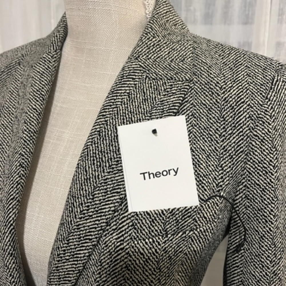 Theory "Harrow" Pant Suit in Size 0. NWT